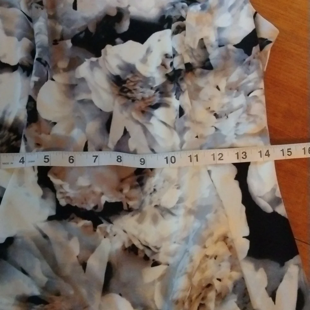 NWT Calvin Klein floral dress. Beautiful style and neutral colors for Fall. - Picture 12 of 15